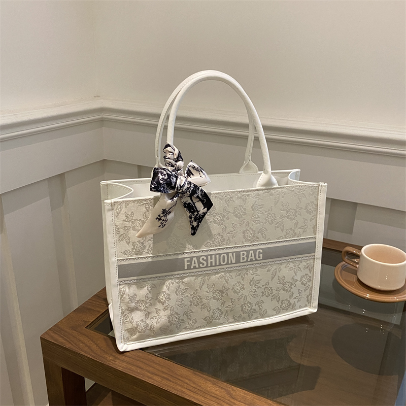 Women Bags On Sale - Luxury Elegant Women Tote Bag Embroid