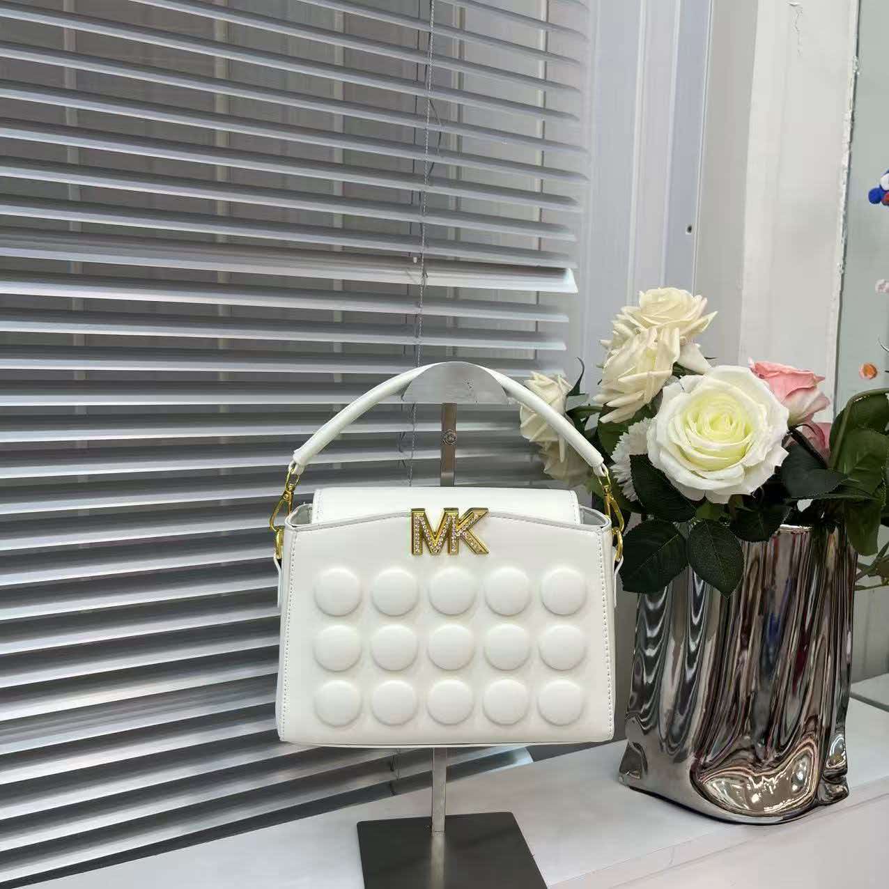 Women'S Bags Of Michael Kors - Michael Kors women's luxury lightweight high-quality
