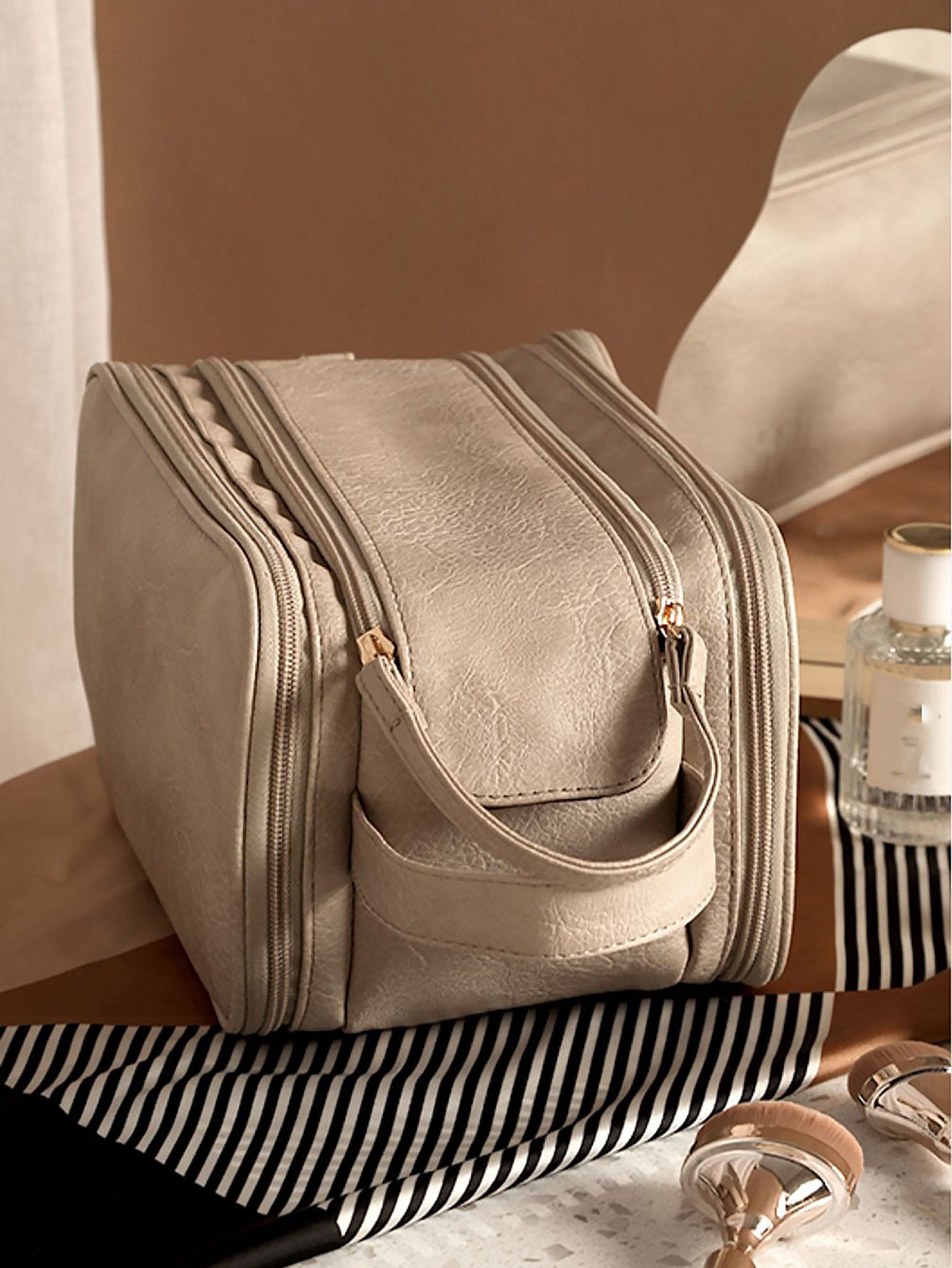 New multifunctional makeup bag - đánh giá và giá Women Bags Goyard
