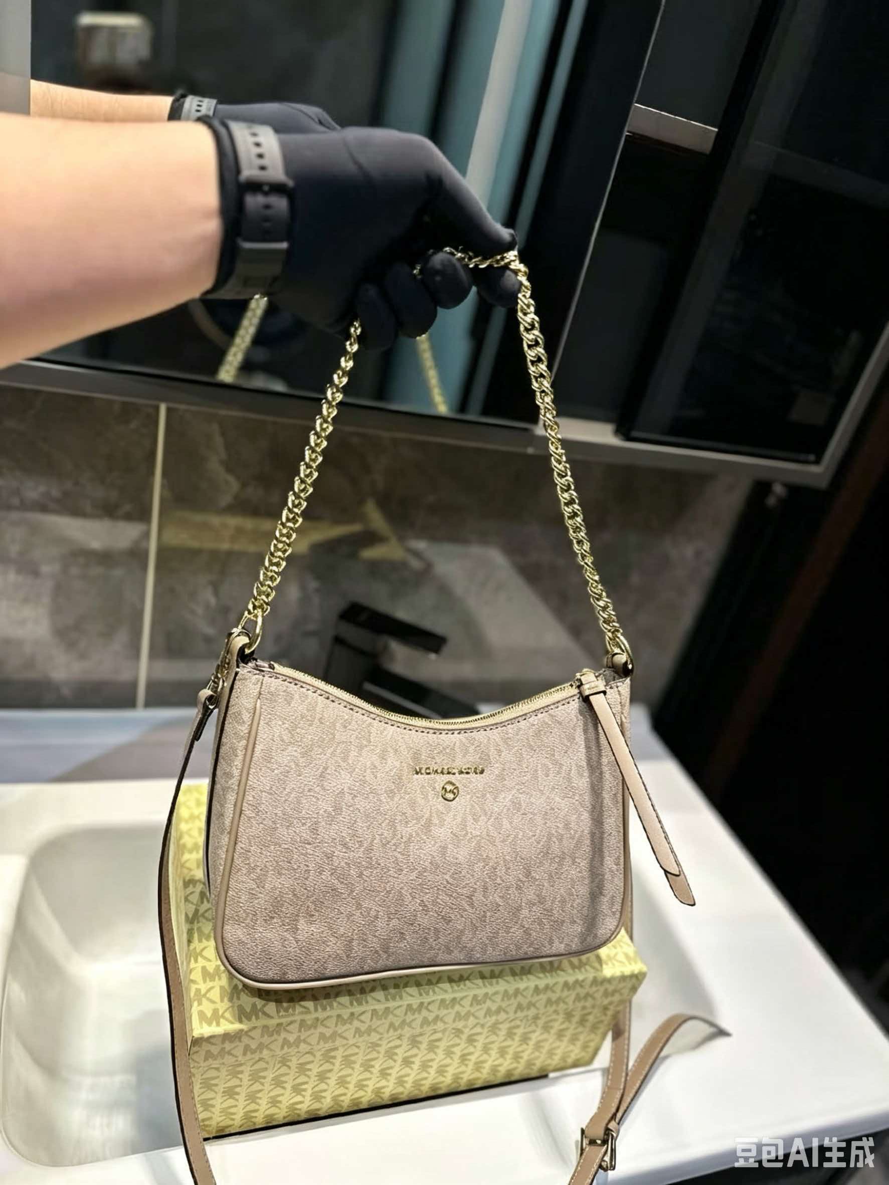 MICHAEL KORS MK Jet Set Travel - đánh giá và giá Women'S Bags Of Michael Kors