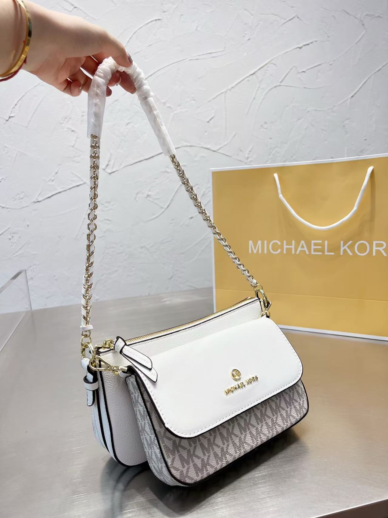 Brand new Michael Kors Ole Jet - đánh giá và giá Women'S Bags Of Michael Kors